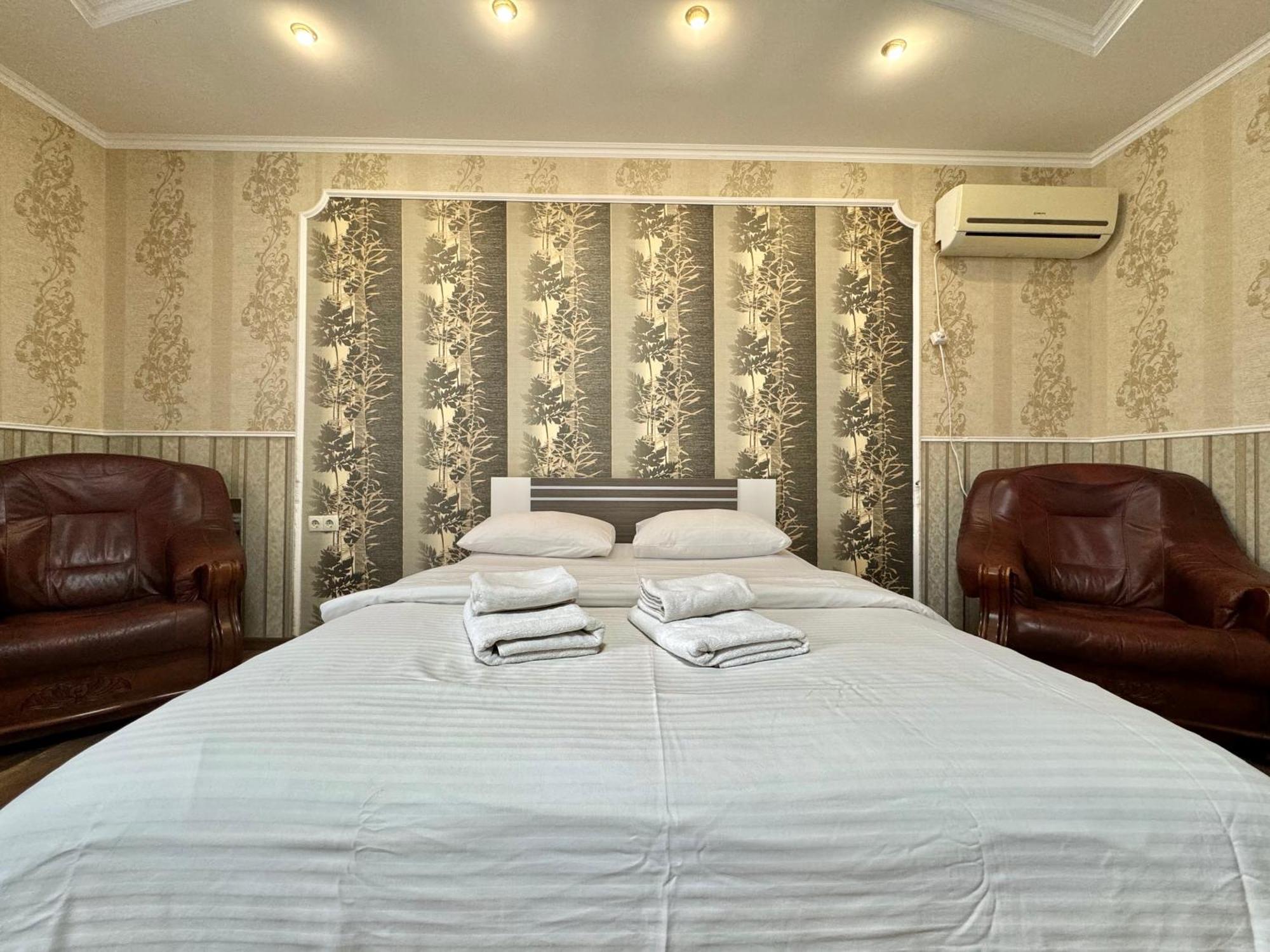 Apartpoltava: Spacious Comfort in Polтава's Heart Exterior photo