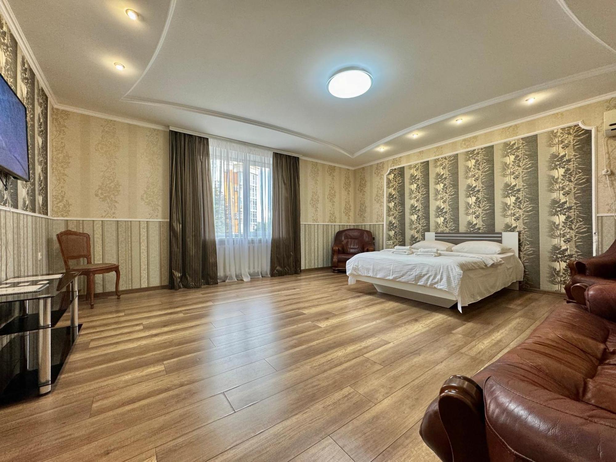 Apartpoltava: Spacious Comfort in Polтава's Heart Exterior photo