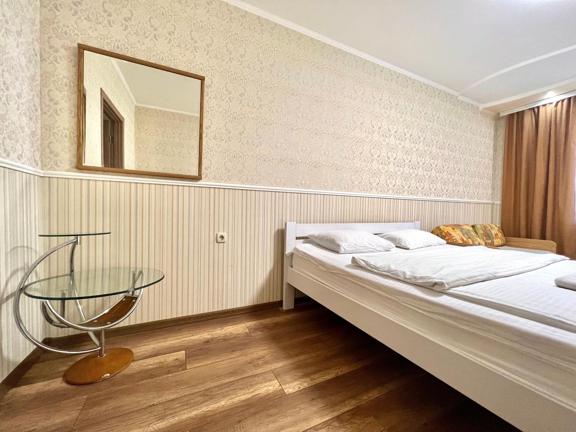 Apartpoltava: Spacious Comfort in Polтава's Heart Exterior photo
